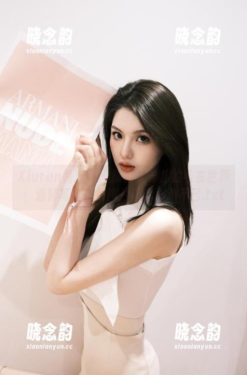 Xiuren秀人网 - 探索艾希儿的毛衣世界：温馨写真合集图片让你心动不已.txt
