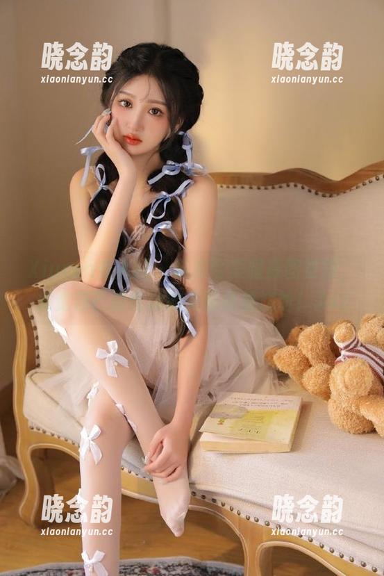 Xiuren秀人网 - 苏曼兮美腿原图更新，发觉自己腿比她的美丽还要尴尬！.txt