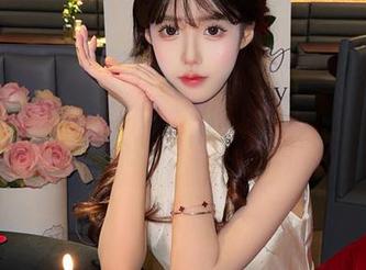 Xiuren秀人网 – 畅游萌白酱短裤写真世界：细腻图片展现不一样的风格.txt