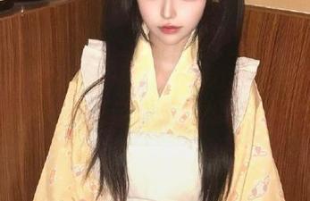 Xiuren秀人网 – 软软roro黑色写真作品的原图，图册带你走进她的世界.txt
