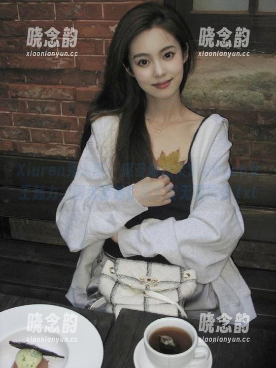 Xiuren秀人网 - 感受陈念灵Vickyao女王魅力，图包精选作品汇聚无限风情.txt