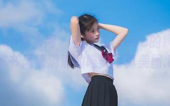 Xiuren秀人网 – 在雨儿酱eve的镜头下：秘书风情满满的唯美写真美图.txt