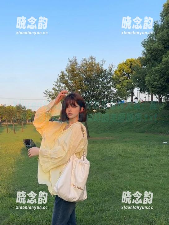 Xiuren秀人网 - 高解析度写真大赏：鹿小茜礼服展现出如梦似幻的美丽瞬间.txt