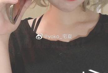 在Yoko宅夏的镜头里，感受花嫁写真全集的浪漫氛围.txt