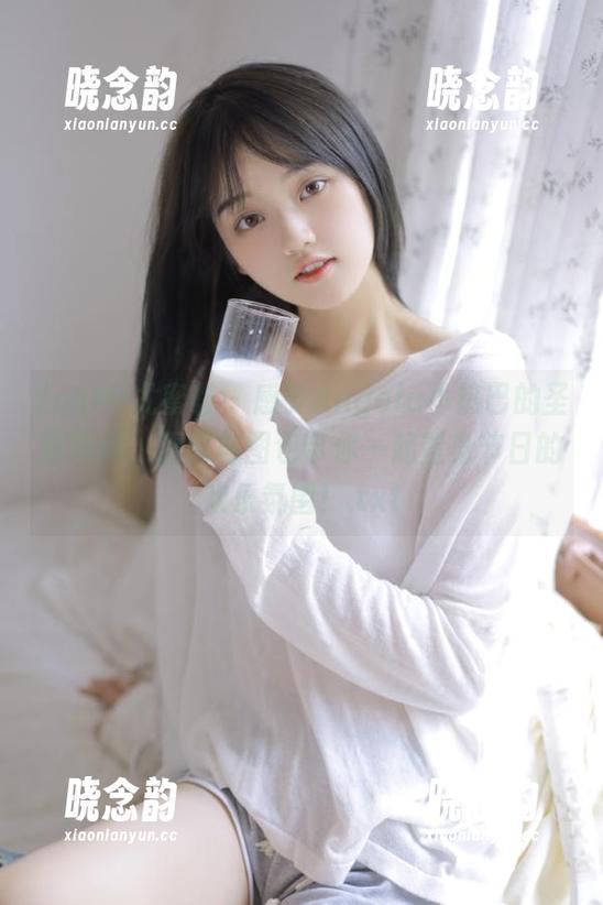 YouMi尤蜜荟 - 感受Angela小热巴的圣诞瞬间，原图与图包带你一起置身节日的欢乐氛围！.txt