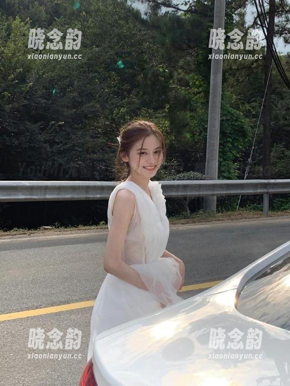 YouMi尤蜜荟 - 敬请期待！娜露selena学姐最新福利写真作品，让你眼前一亮！.txt