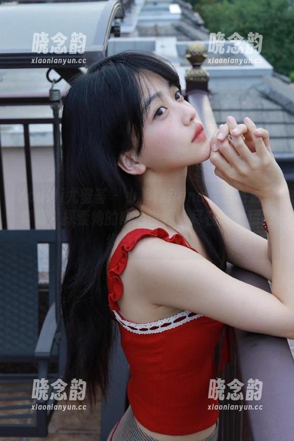 YouMi尤蜜荟 - 小海臀Rena女友高清写真集：探索她的内心世界，尽在每个精致细节中！.txt