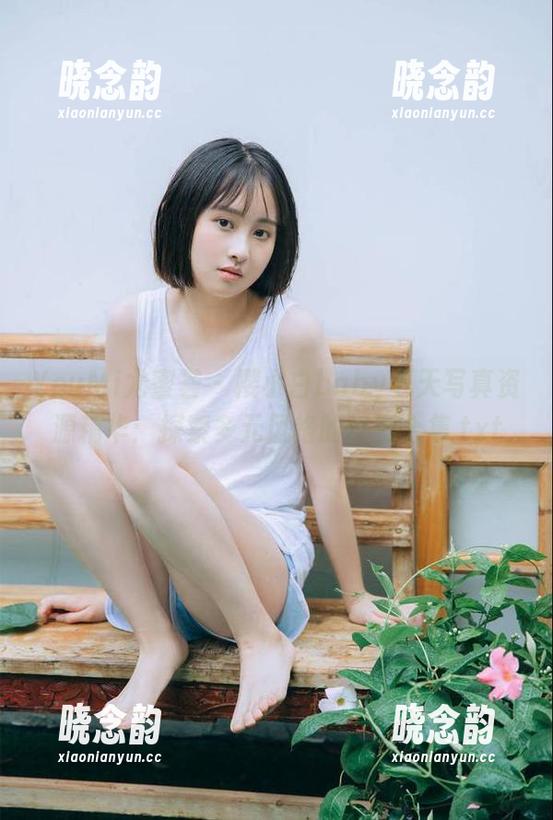 YouMi尤蜜荟 - 樱小白baby夏天写真资源精华：探索多元风格的精彩合集.txt