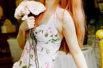 YouMi尤蜜荟 – 跟随熊小诺的脚步，领略海边美图与精美图包.txt