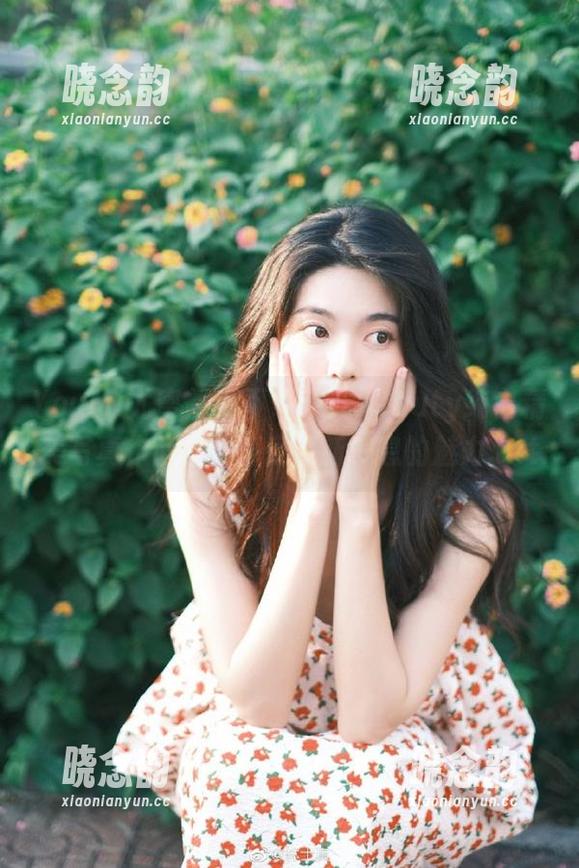 YouMi尤蜜荟 - 下载菲儿beauty纯白精美写真作品集，感受清新气息的魅力.txt