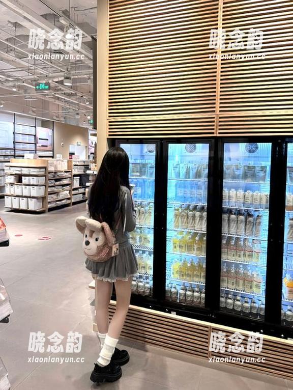 YouMi尤蜜荟 - 最新照片抢先看，鱼尾fish作品《天台》背后的故事与灵感.txt