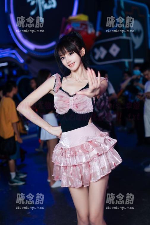 YouWu尤物馆 - 绚丽多彩的Cris_卓娅祺女神写真，令人心动的优雅套图！.txt