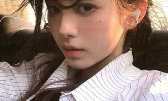 YouWu尤物馆 – 陆萱萱Cecilia的摄影艺术：从日常到精彩的秘书写真作品.txt