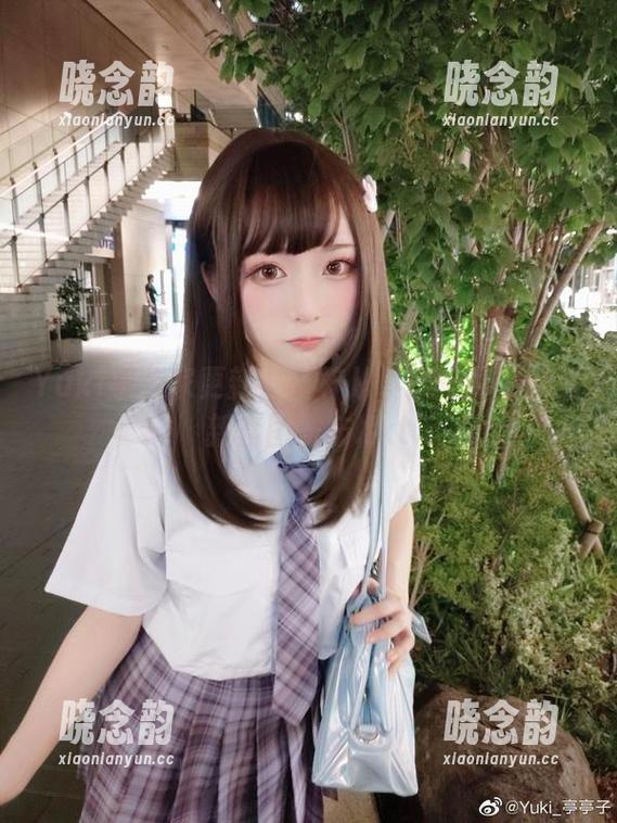 Yuki亭独家更新：阿梓从小就很可爱的清新套图发布.txt