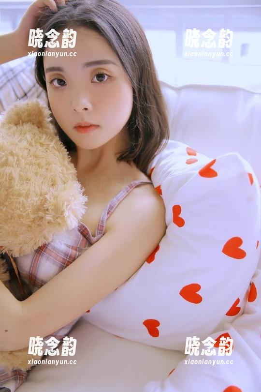 ZinieQ的韩珠儿写真作品集，分享她如何颠覆传统美学.txt