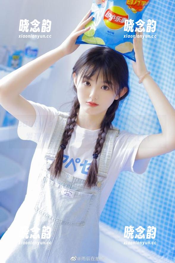 beautyleg - 透过Cathy的红裙美图，发现作品背后隐藏的艺术哲学.txt
