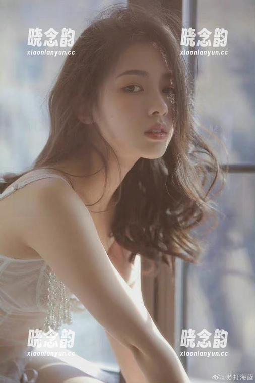 beautyleg - JellYfish在最新图库发布网袜写真，尽情享受独特魅力！.txt