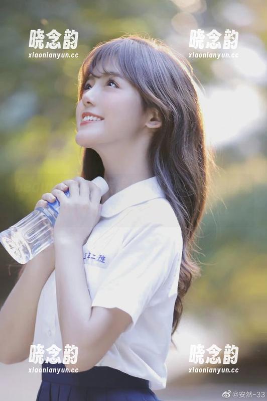 beautyleg - 发掘Jennifer的长腿图集，在线带你探索时尚新高度！.txt
