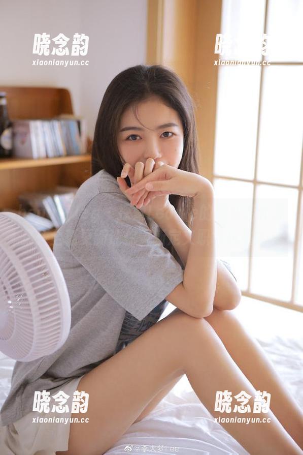 beautyleg - 探索Leonie的职业装作品集：全新更新让你重新定义职场风格.txt