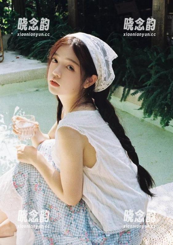 beautyleg - 精选写真让人心动：Minna的网袜，魅力无限！.txt