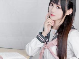 细腻的私拍记录，miko酱ww在校服中的美图展现生活美学.txt