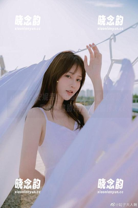 pans - 安妮亲自拍摄的写真《女友》火热更新，带你领略别样的浪漫情怀.txt