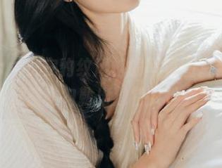 pans – 安安豹纹风格的写真图片合集：用视觉盛宴勾勒出独特女性魅力.txt