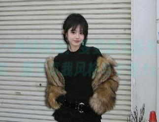 pans – 独特视角：雯雯的无圣光内衣图集，展示真我风格与个性.txt