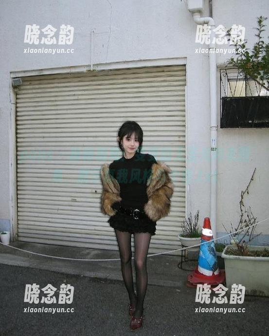 pans - 独特视角：雯雯的无圣光内衣图集，展示真我风格与个性.txt