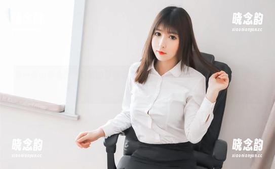 每一张w黑米粥w眼镜的写真都是故事，图库让你免费下载尽情欣赏。.txt