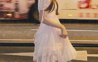 感受サク(saku)海边的浪漫，细腻美图与写真传递心灵的故事.txt