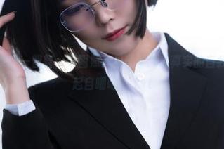 镜头下的女神一智智，原图照片见证了我最真实的自我，快来一起自嘲吧！.txt