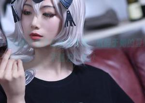 免费欣赏一米八的大梨子的丝袜写真，沉醉于她的曼妙身姿与艺术魅力！.txt