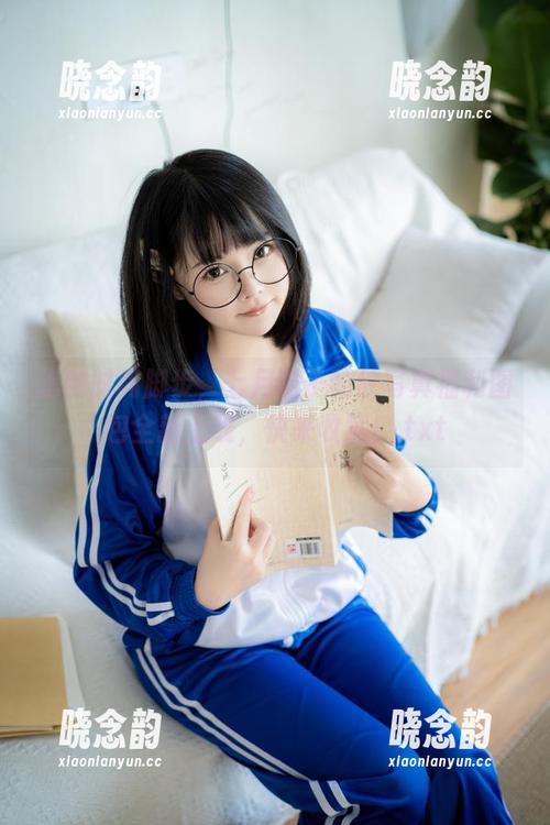 追随时尚脚步，七月喵子豹纹写真福利图包全新上线，快来收藏！.txt
