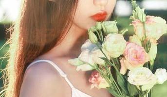 丽柜 – 细看兔子博主的JK系列作品，原图中的每一帧都有故事可言.txt