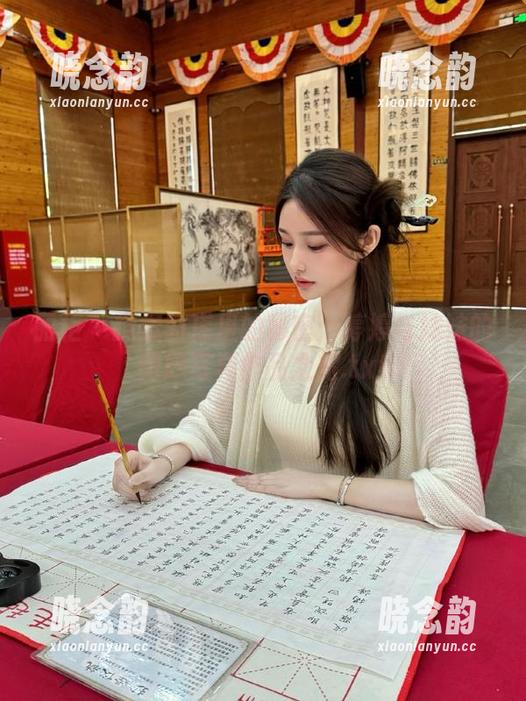 丽柜 - 探索图库里的秘密：婷婷与妹妹的绝妙写真作品之旅.txt