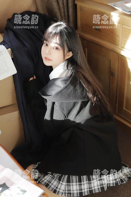 丽柜 - 体验安娜泳装写真中的青春活力，发现每一张图片的独特魅力.txt