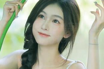丽柜 – 小熊带你观看灰丝写真，原图捕捉每一个动人瞬间，快来欣赏！.txt