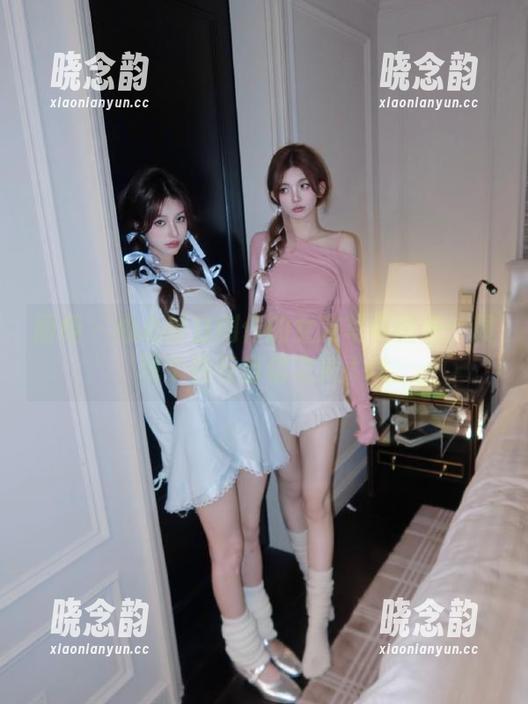 丽柜 - 心心独立创作的女友写真图包：展现个性与自信之美.txt