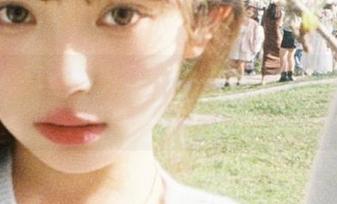 丽柜 – 慕子短裤写真：私房素颜下的真实与自然之美.txt