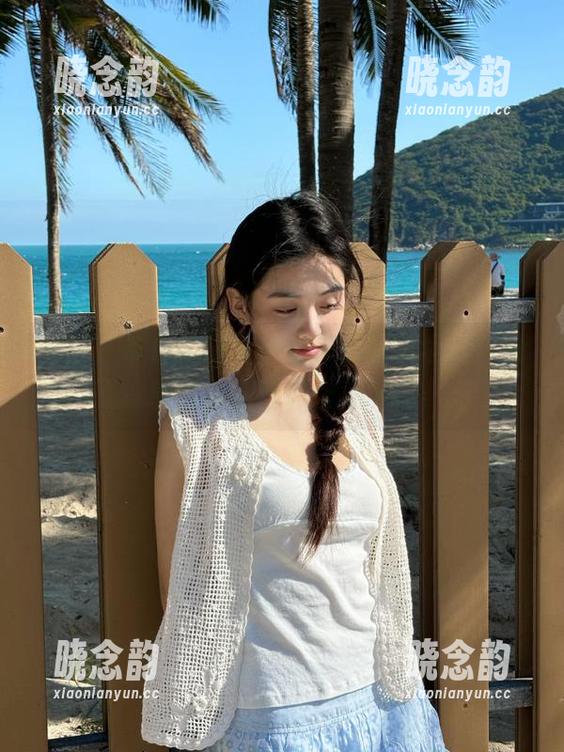 丽柜 - 带你走进文欣的户外写真世界，分享其中的精彩合集.txt