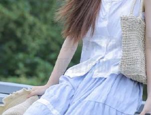 丽柜 – 潘潘最新写真集带你进入奇妙剧情，看看她如何颠覆你的三观！.txt