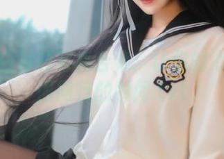 乔依丝白衬衫写真合集：让你的心灵与美丽同行的瞬间.txt