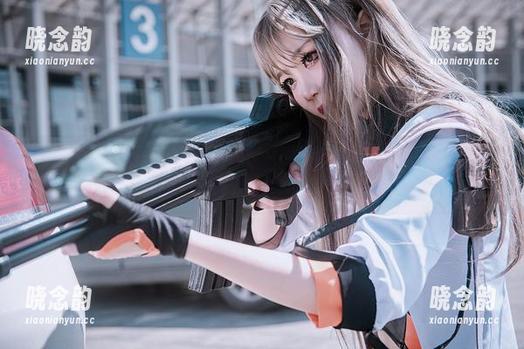 一个神秘的五更百鬼与南小鸟，共同打造的写真合集，笑点与美感齐飞！.txt