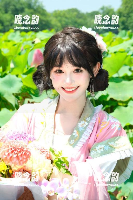 内心小鼓动：今汐的网袜私房美图，简直是喧嚣尘世中的一股清流！.txt