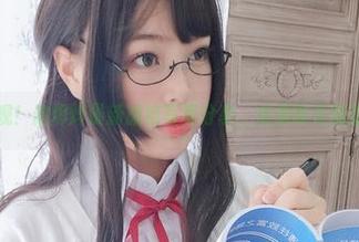 快来围观！你烨烨最新旗袍写真分享，仿佛时光倒流！.txt