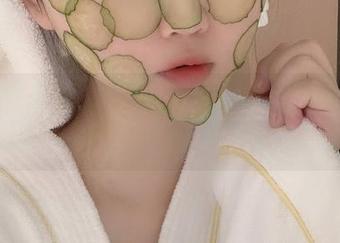依依超级懒的超萌连衣裙合集：美图分享，保证让你的表情包瞬间多出十种！.txt