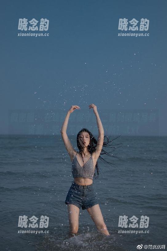 微密圈 - 在线获取保守的二舅妈眼镜写真资源，笑声不断欢乐不断！.txt