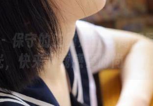 微密圈 – 保守的二舅妈红色高跟写真作品大曝光，快来下载感受时尚魅力！.txt