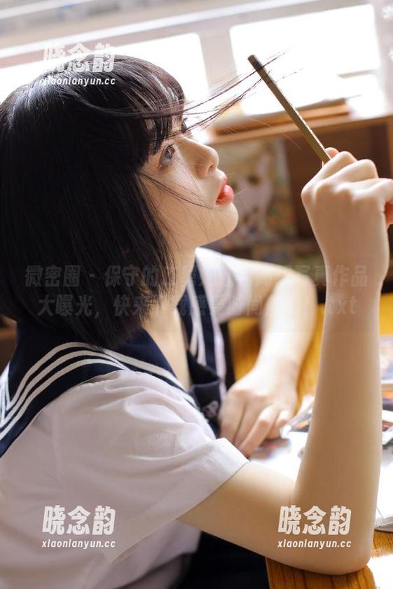微密圈 - 保守的二舅妈红色高跟写真作品大曝光，快来下载感受时尚魅力！.txt